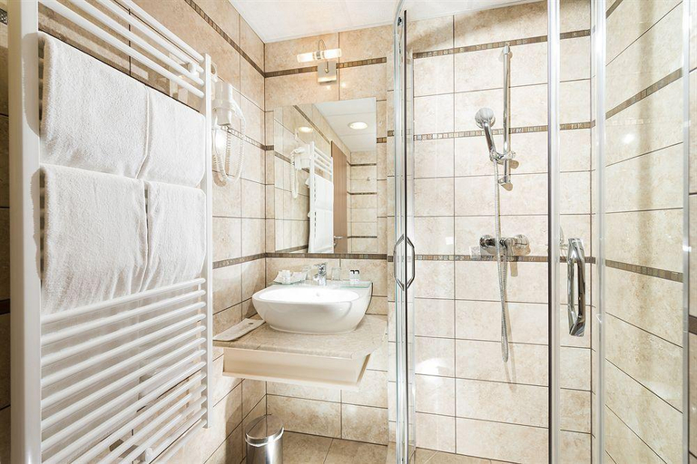 Bathroom, Aventinus Hotel, Nyíregyháza