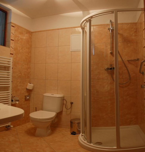 Bathroom 5, Komorni Hurka, Cheb
