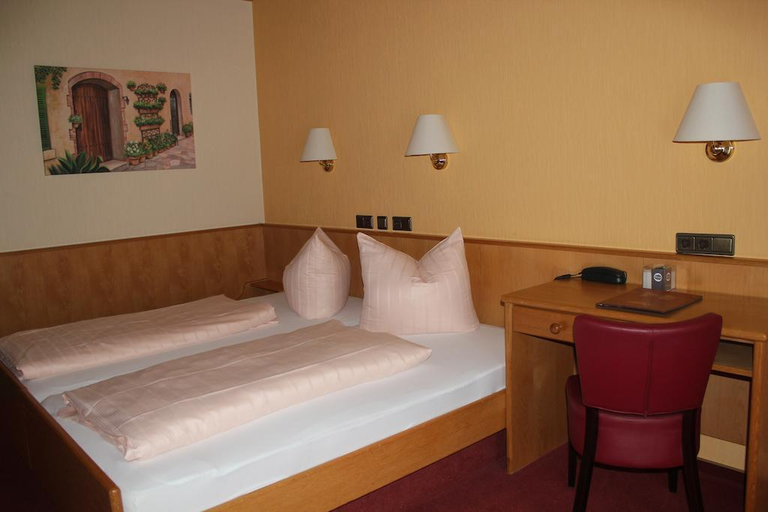 Others 5, Hotel Tenner, Neustadt an der Weinstraße