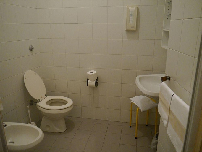 Bathroom 5, Albergo Tre Donzelle, Siena