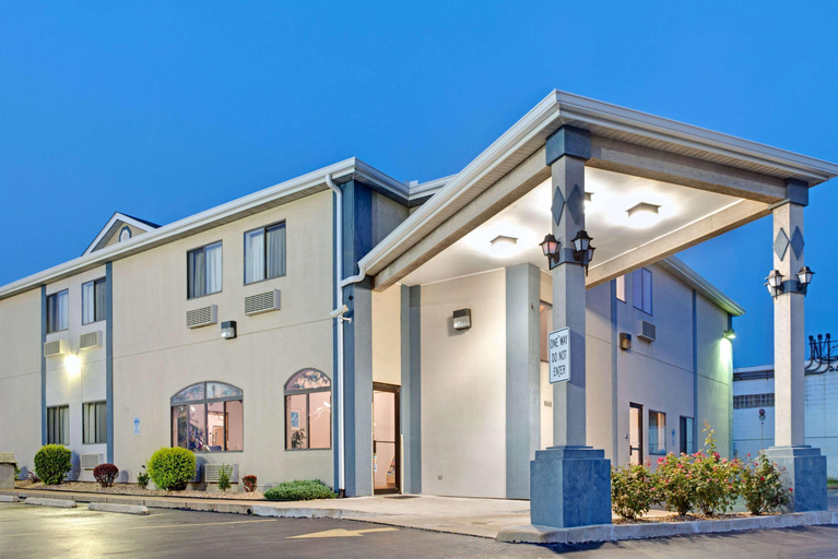 Exterior & Views 1, Travelodge by Wyndham St. Louis, Saint Louis
