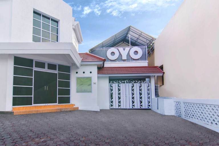 Exterior & Views 1, OYO 966 Dinda Guesthouse, Sleman