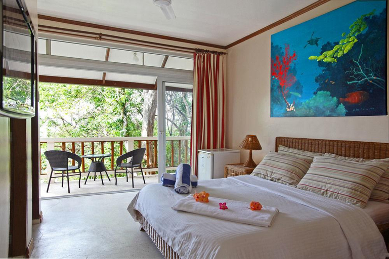 Bedroom 3, El Galleon Dive Resort with Asia Divers, Puerto Galera