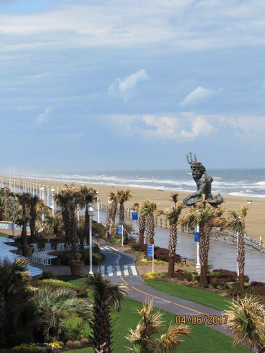 Exterior & Views 2, The Oceanfront Inn Virginia Beach, Virginia Beach