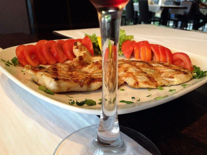 Food & Drinks