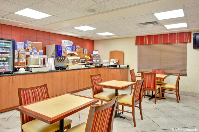 Food & Drinks 5, GreenTree Inn & Suites Pinetop, Navajo