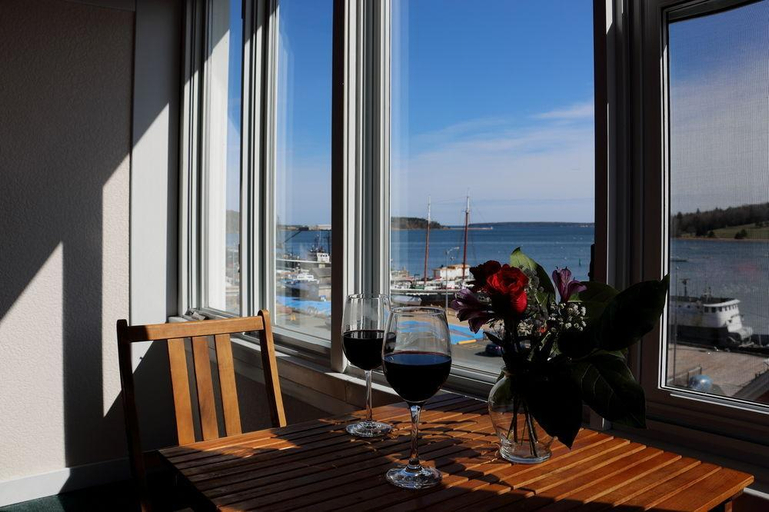 Exterior & Views 2, Rum Runner Inn, Lunenburg