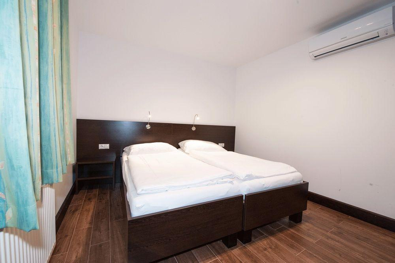 Bedroom 4, Pension Königs Cafe, Wien