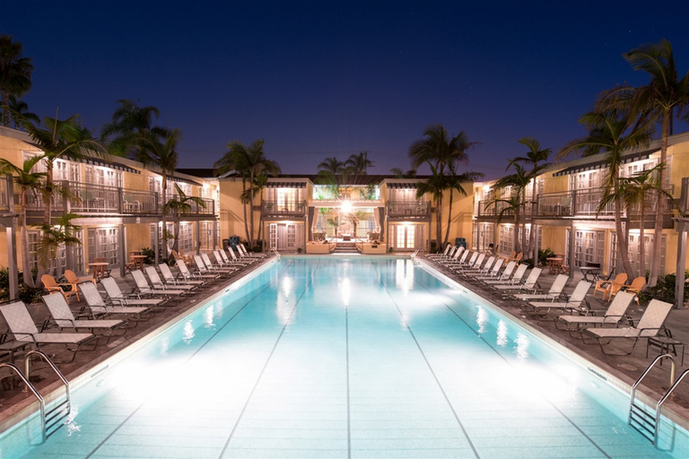 Sport & Beauty, Lafayette Hotel & Suites in San Diego, San Diego