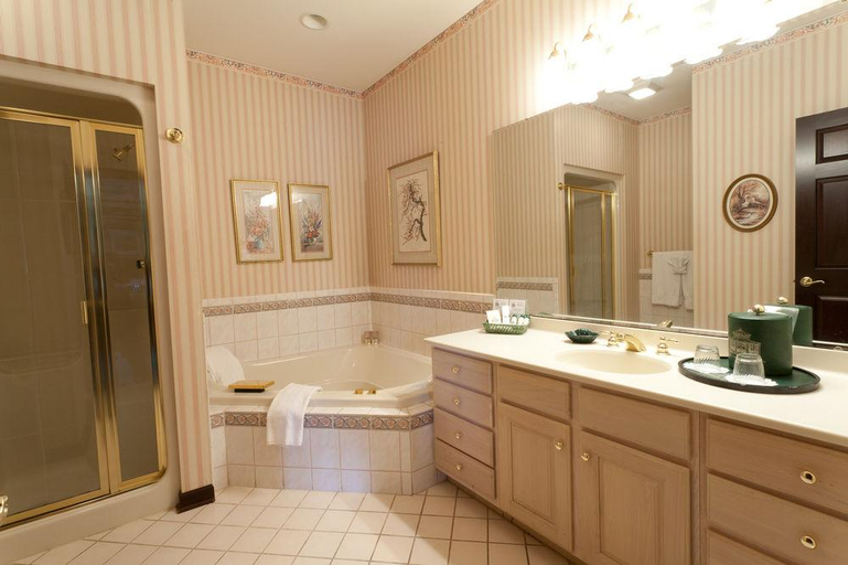 Bathroom, Inn at Aberdeen, Porter