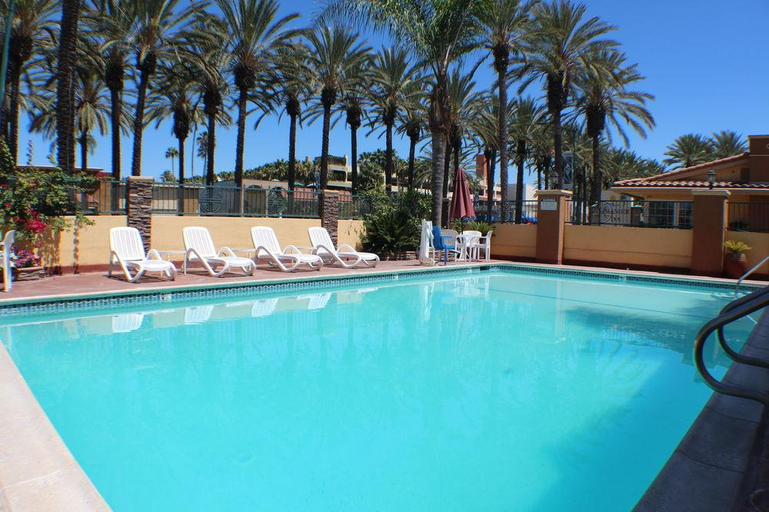 Sport & Beauty 3, Anaheim Islander Inn and Suites, Orange