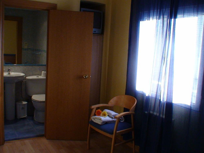 Bathroom 4, Hostal El Carmen, Zaragoza