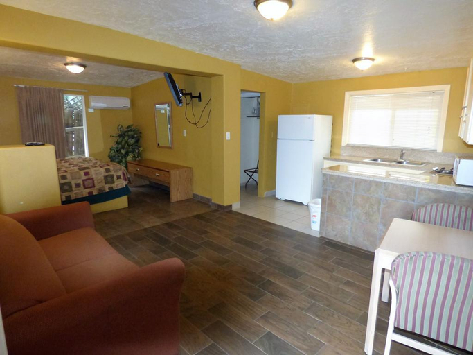 Public Area, Sands Motel, Washington