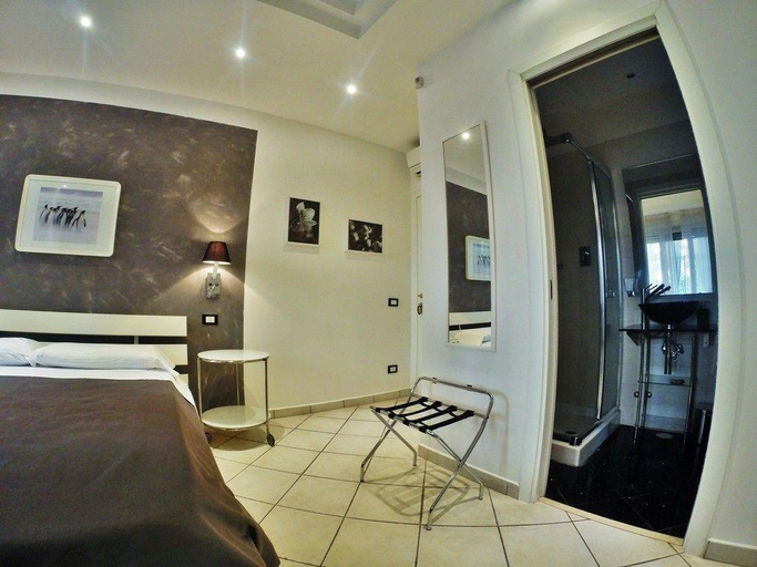 Public Area 4, Tre R, Rome