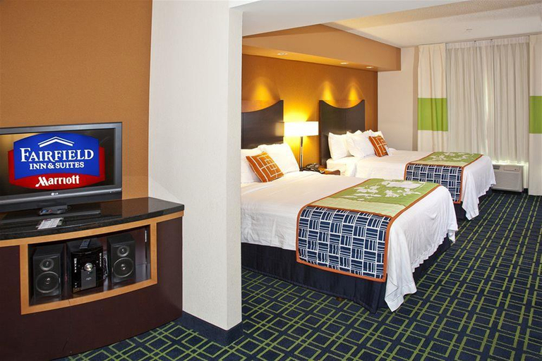 Bedroom 3, Fairfield Inn Suites Rockford, Winnebago