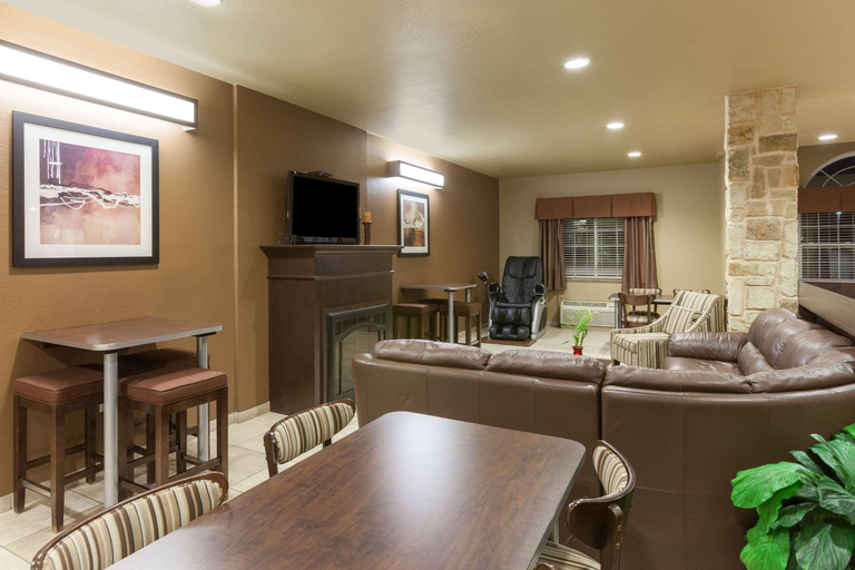 Public Area 2, Microtel Inn & Suites by Wyndham Searcy, White