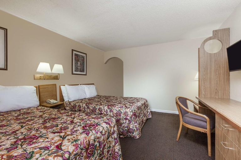 Bedroom 3, Rodeway Inn Metairie, Jefferson