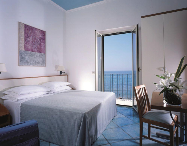 Bedroom 4, Amyclae, Latina