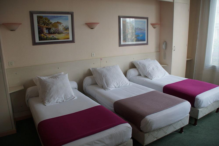 Bedroom 1, Aragon, Pyrénées-Orientales