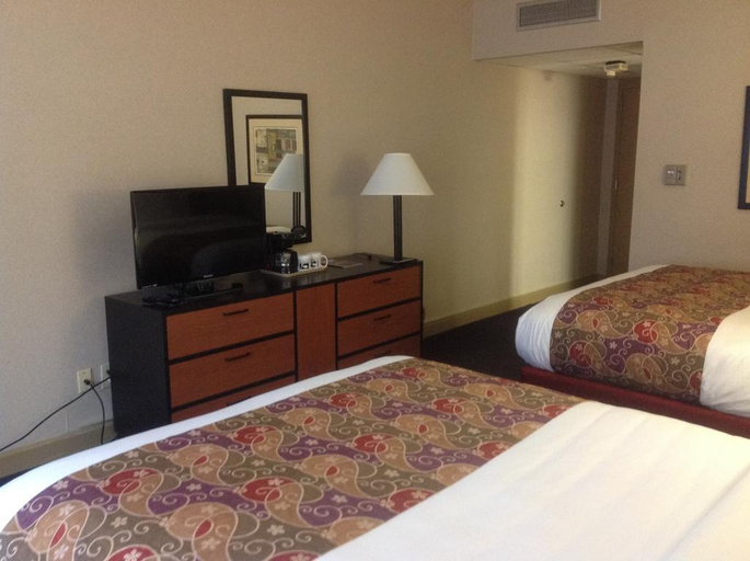 Bedroom 4, Hawthorne Inn and Conference Center, Forsyth