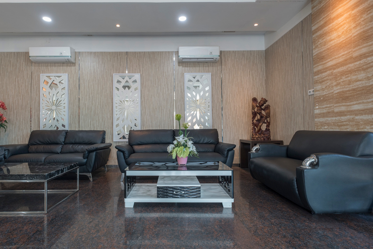Public Area 2, OYO 1114 Hotel Denpasar Makassar, Makassar