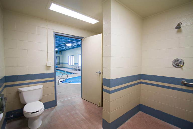Bathroom 3, Glenwood Motel, Kootenay Boundary