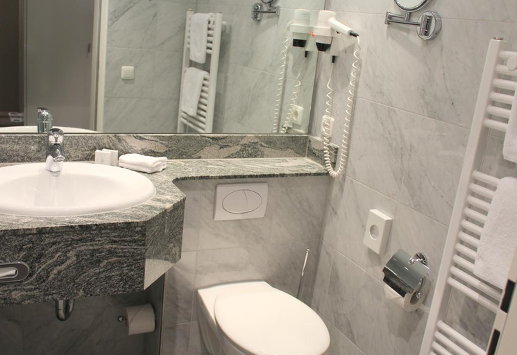 Bathroom 5, Hotel Erzgiesserei Europe, München