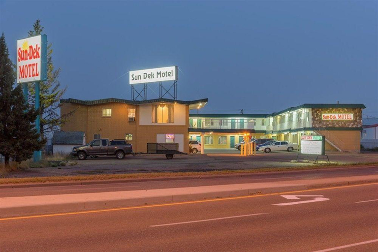 Public Area 4, Sun-Dek Motel, Division No. 1