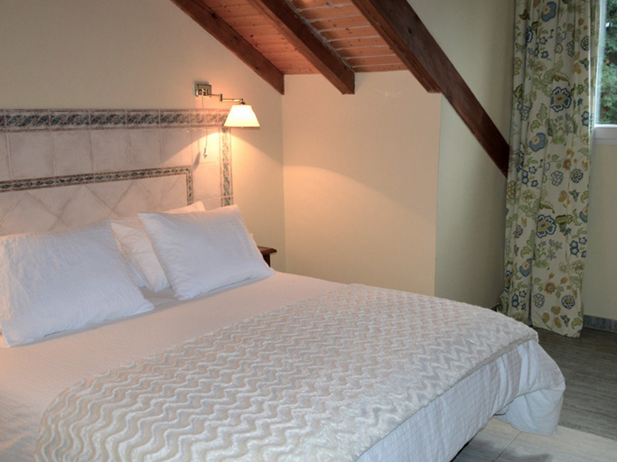 Bedroom 3, Hotel Balneario de Alceda, Cantabria