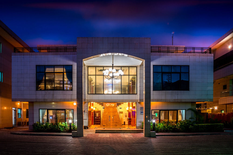 Exterior & Views 4, Protea Hotel by Marriott Lagos Kuramo Waters, Eti-Osa