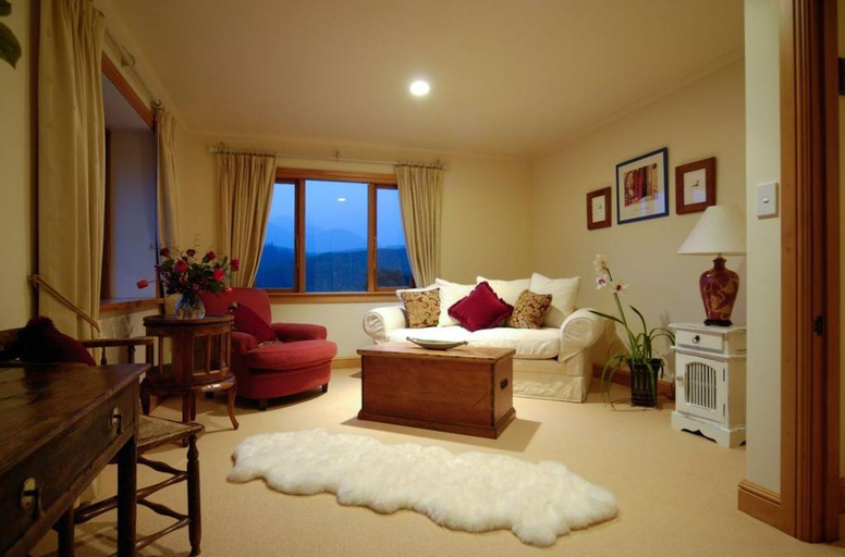 Bedroom 2, Motueka River Lodge, Tasman