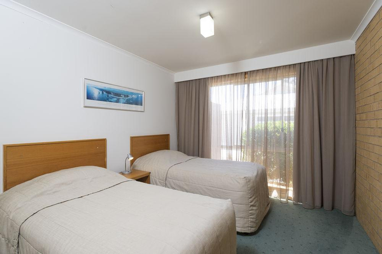 Bedroom 4, Port Campbell Parkview Motel & Apartments, Corangamite - South