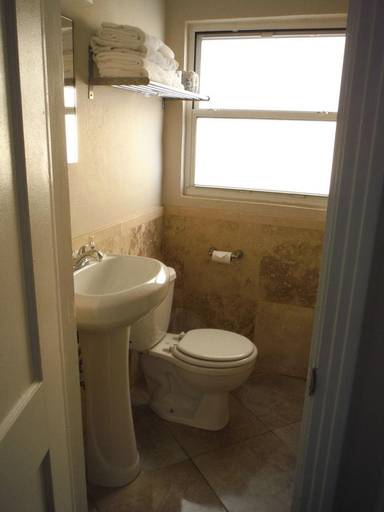 Bathroom, Lorelei Resort Motel, Pinellas