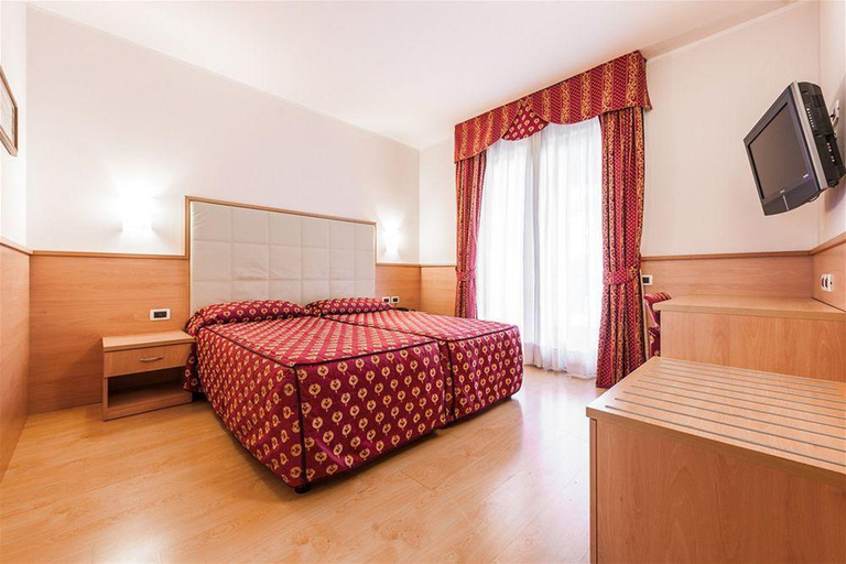 Bedroom 3, Club Hotel la Vela, Trento