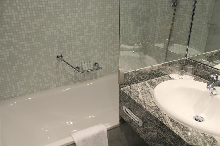 Bathroom 5, Hotel Erzgiesserei Europe, München