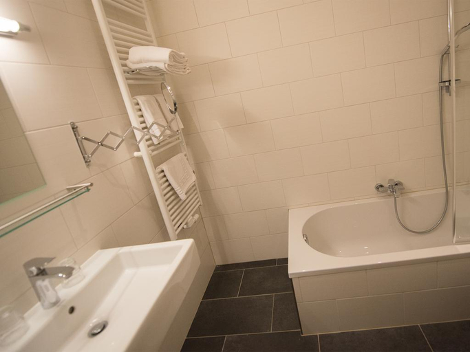 Bathroom 4, C-Hotels Excelsior, West-Vlaanderen