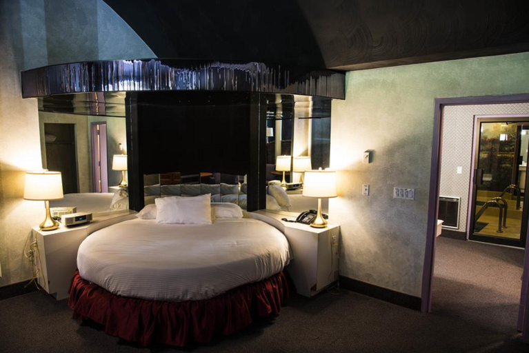 Bedroom 2, Cove Haven Resort, Wayne