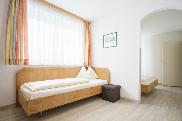 Bedroom 4, Drei Kreuz, Salzburg