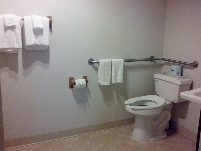 Bathroom 5, Oswego Inn, Oswego