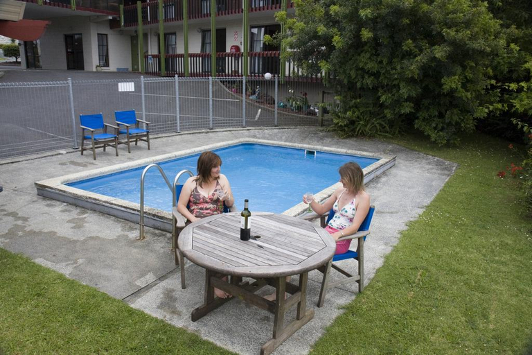 Sport & Beauty 5, Cherry Court Motor Lodge, Whangarei