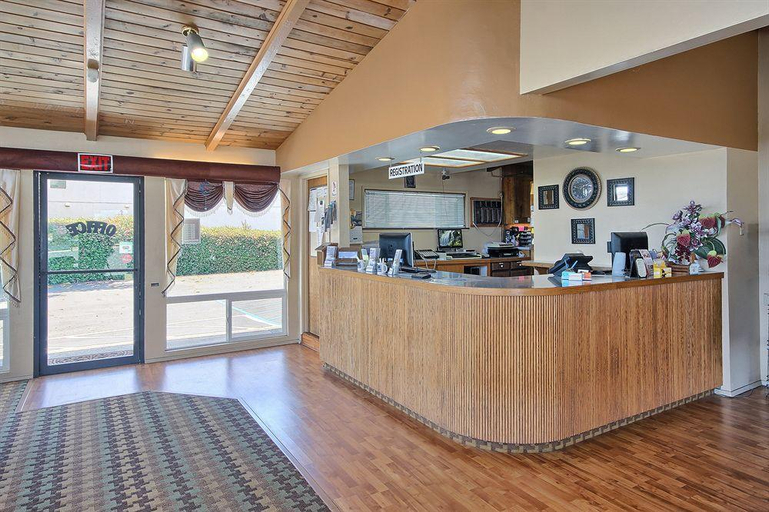 Public Area 3, Silver Surf Motel, San Luis Obispo