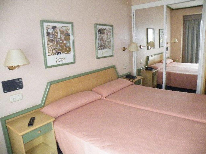 Bedroom 3, Puente Romano, Ourense