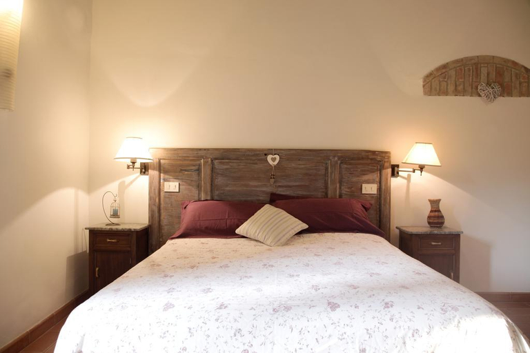 Bedroom 2, Poggetto di Montese, Siena