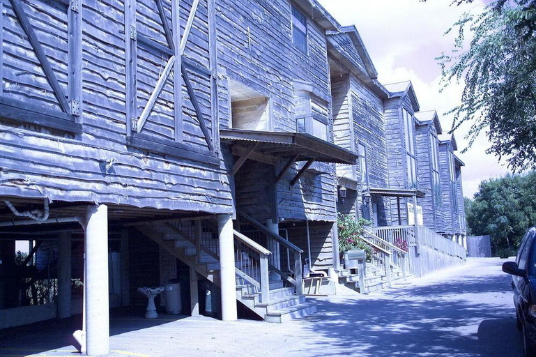 Exterior & Views 5, GRUENE RIVER INN - BED AND BREAKFAST - ADULTS ONLY, Comal