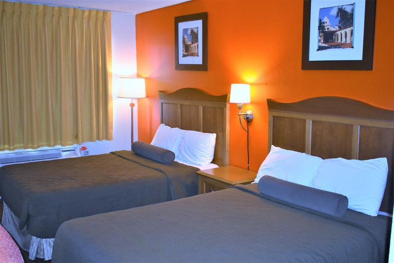 Bedroom 5, Travelodge Ridgecrest, Kern