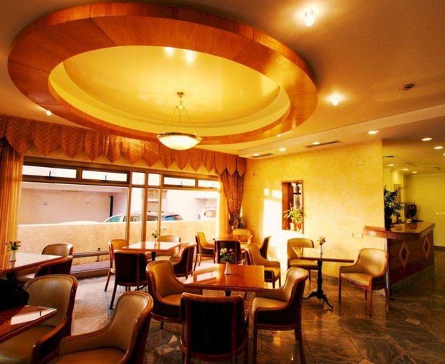 Food & Drinks 5, Abratel Suites