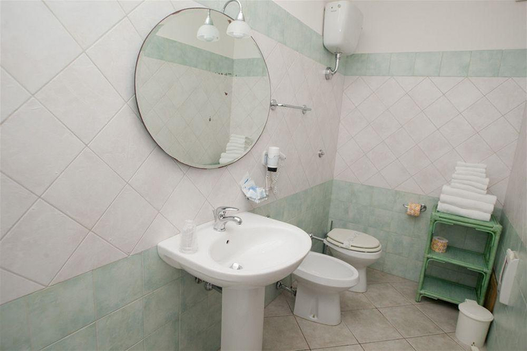 Bathroom 4, Hotel Genna e Masoni, Ogliastra