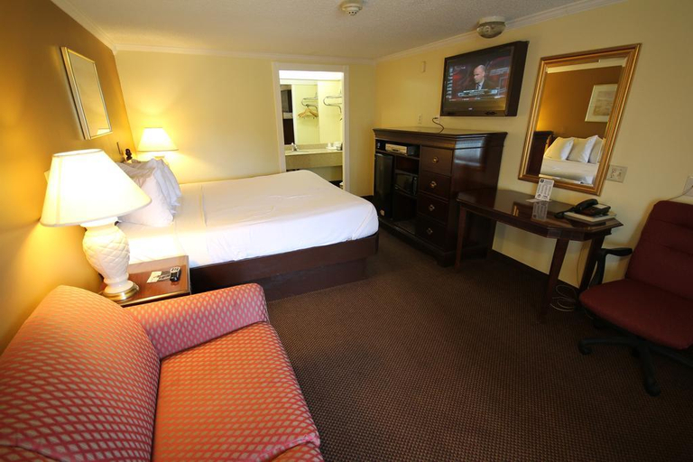 Bedroom 3, Knights Inn Saginaw, Saginaw