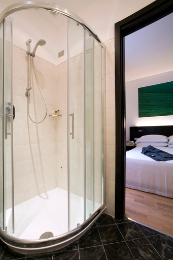 Bathroom 4, Card International, Rimini