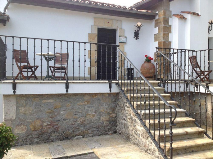 Public Area 5, San Roman de Escalante, Cantabria
